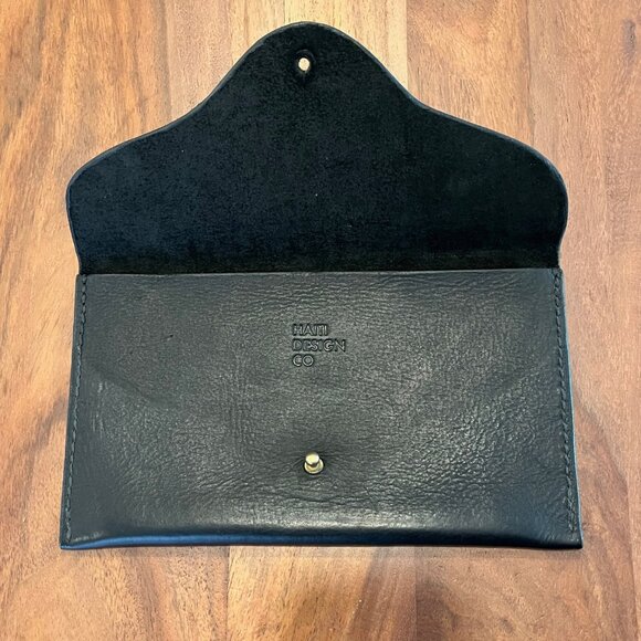 Haiti Design Co Mia Clutch - Picture 3 of 4